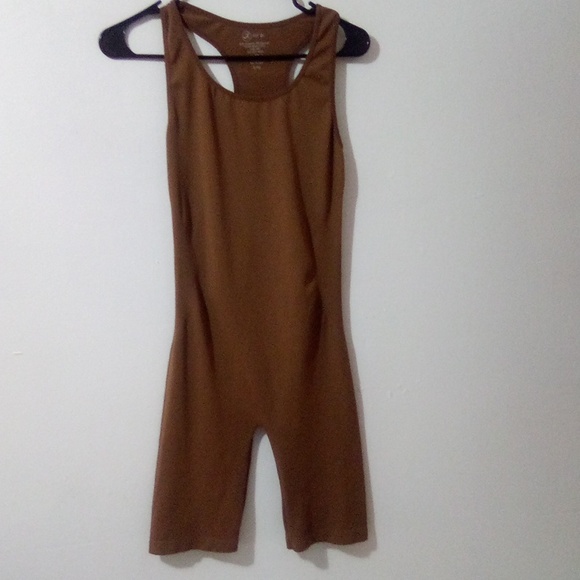 Fit in spandex one piece short jumpsuit in brown S/M - Picture 2 of 9